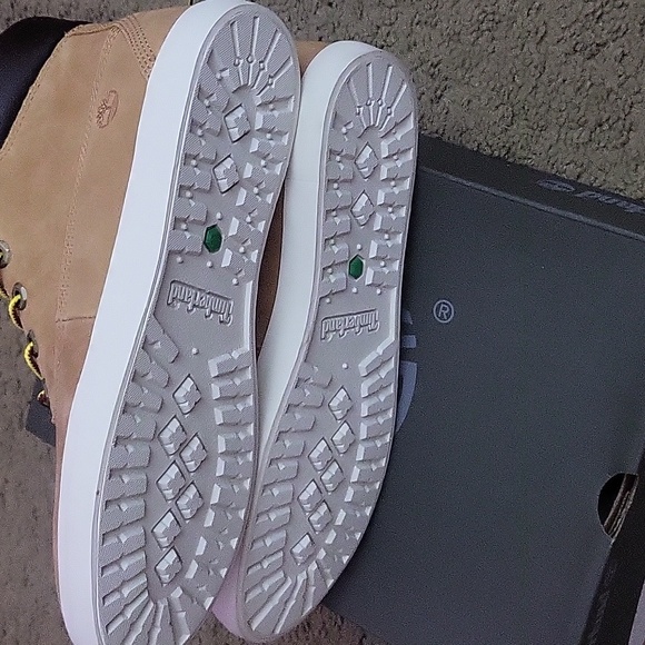 BNWB Womens  timberland boots - Picture 2 of 4